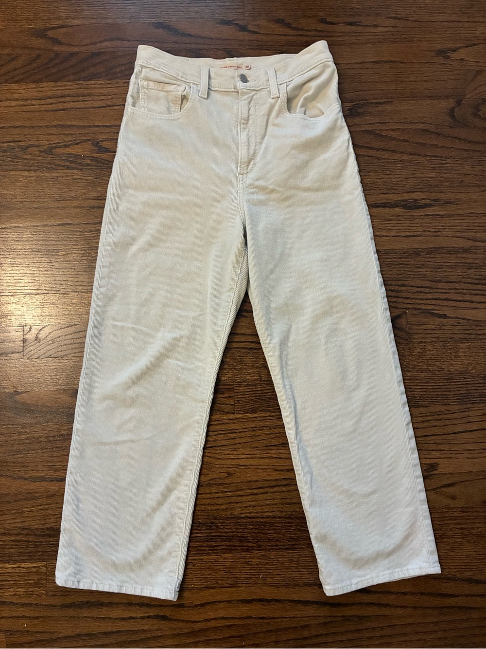 Levi’s Ribcage Straight Ankle in Cream Corduroy Size 30